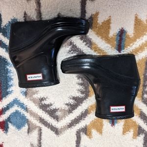 Hunter sz 6 wedge rain boots, glossy black